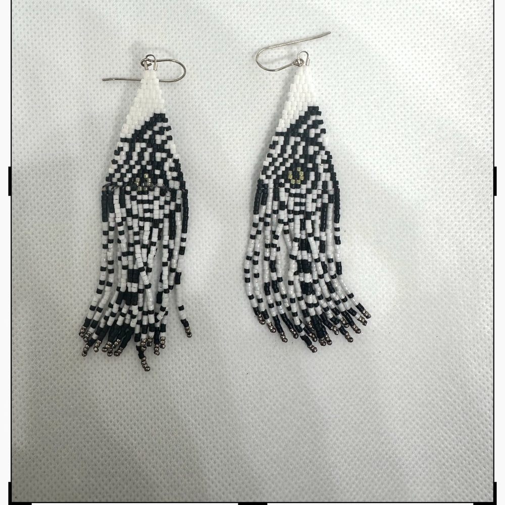 Owl eyes Black and White Beaded Earrings